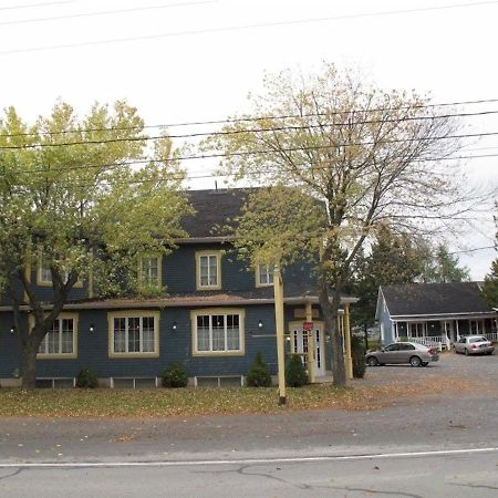 Hotel Fleurs Karaibes Saint-Alexandre-de-Kamouraska Εξωτερικό φωτογραφία