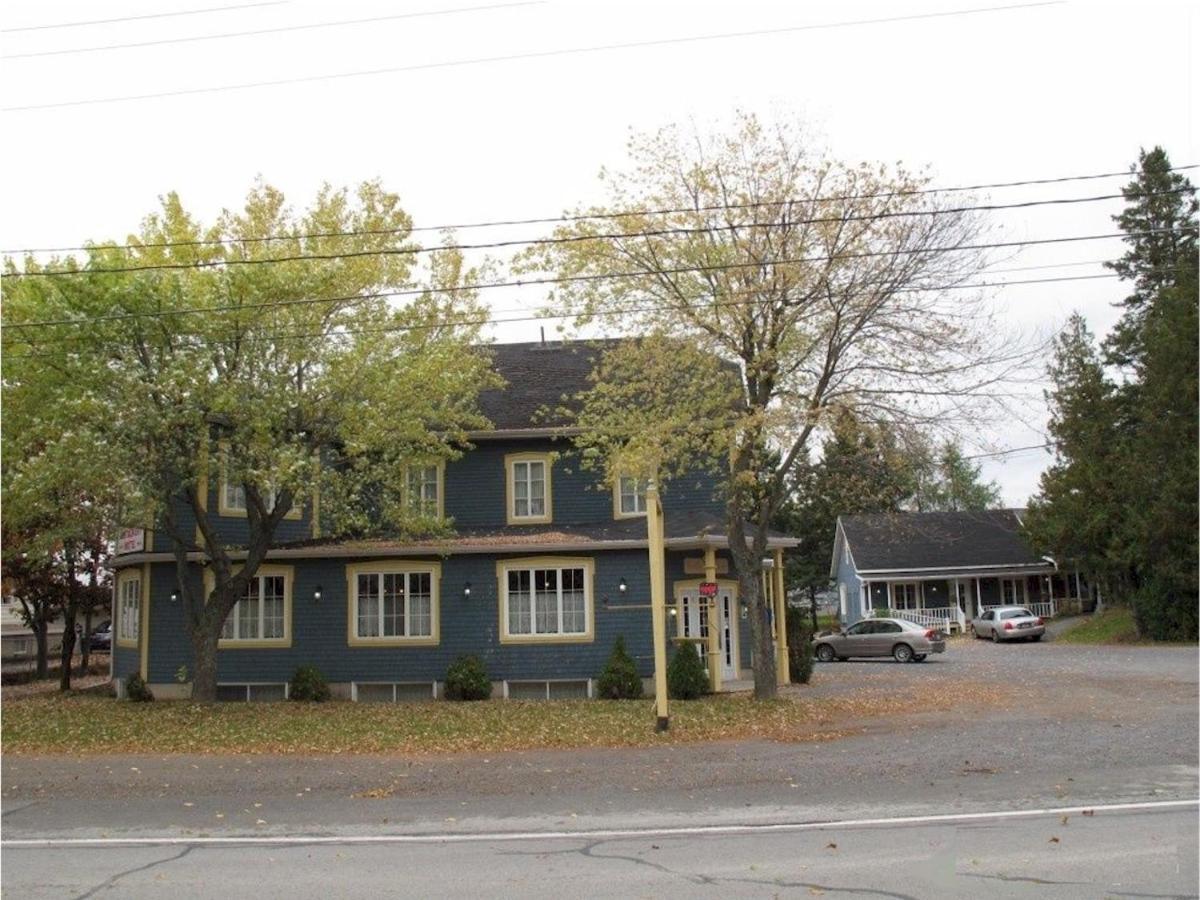 Hotel Fleurs Karaibes Saint-Alexandre-de-Kamouraska Εξωτερικό φωτογραφία